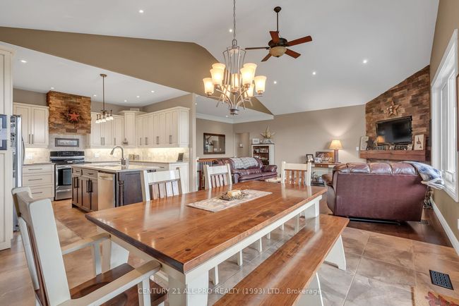 2300 Victoria Rd, House other with 4 bedrooms, 4 bathrooms and 10 parking in Carrying Place ON | Image 11