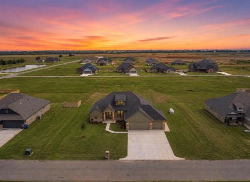 8622 Beth Ln, El Reno, OK, 73036-4021 | Card Image