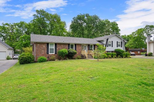 105 Paxton Ct, Hendersonville, TN, 37075-3611 | Card Image