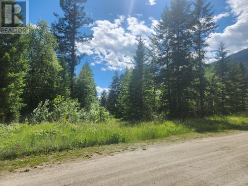 1073 Kooznetsoff Rd, Castlegar, BC, V1N4P3 | Card Image