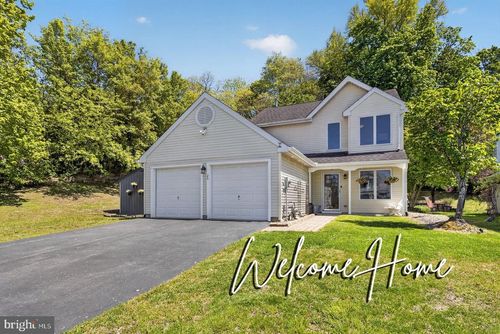 24 Tudor Dr, BURLINGTON, NJ, 08016-4242 | Card Image