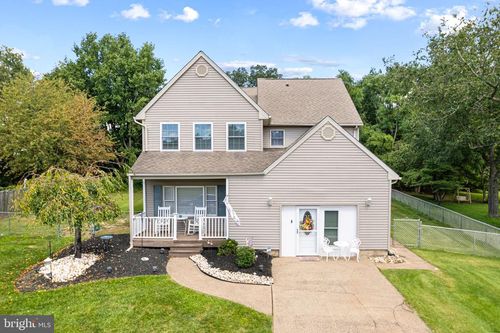 801 Cliff Rd, BENSALEM, PA, 19020-4071 | Card Image