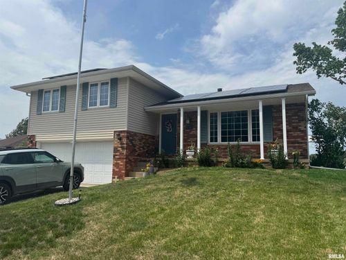 2105 Marigold Dr, Pekin, IL, 61554-1932 | Card Image