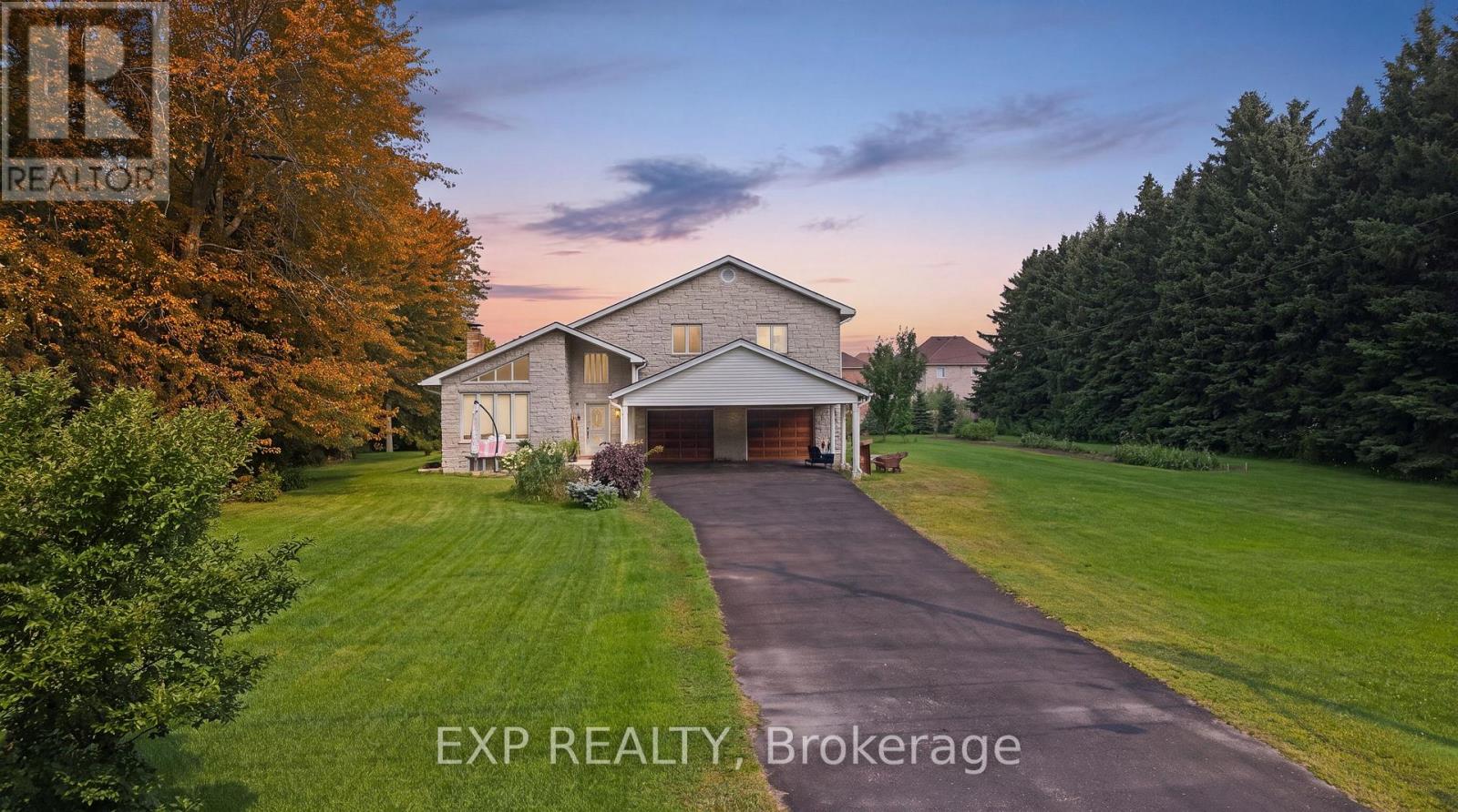 Residential in Centre Wellington (Fergus)