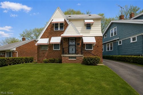 21007 Gardenview Dr, Maple Heights, OH, 44137-2425 | Card Image