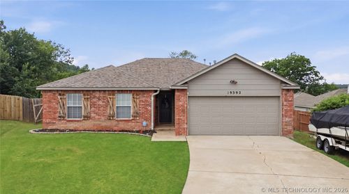 19392 Holly Ct, Catoosa, OK, 74015-6525 | Card Image
