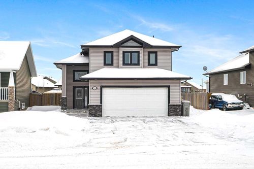 7215 29 St, Lloydminster, AB, T9V3N1 | Card Image