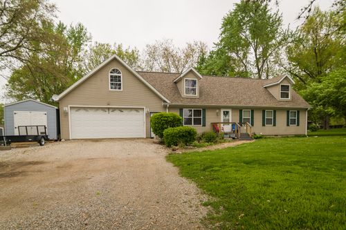 403 Buckles Grove Rd, Le Roy, IL, 61752-7514 | Card Image