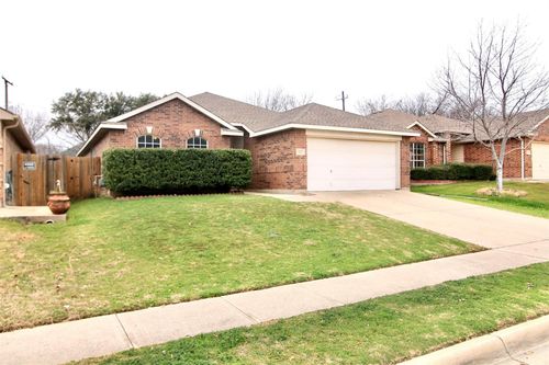 4713 Barnhill Ln, Fort Worth, TX, 76135-2535 | Card Image