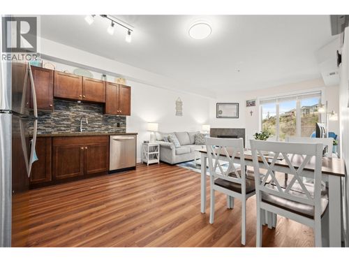 1621-1875 Country Club Dr, Kelowna, BC, V1V2W7 | Card Image