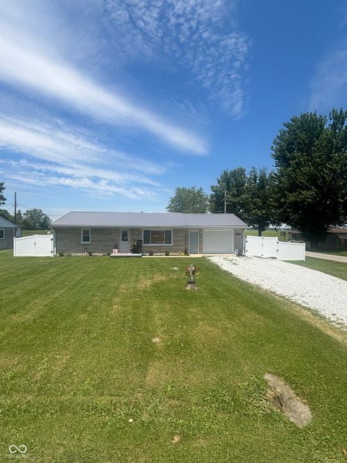 606 E Gatewood Dr, Westport, IN, 47283-9605 | Card Image