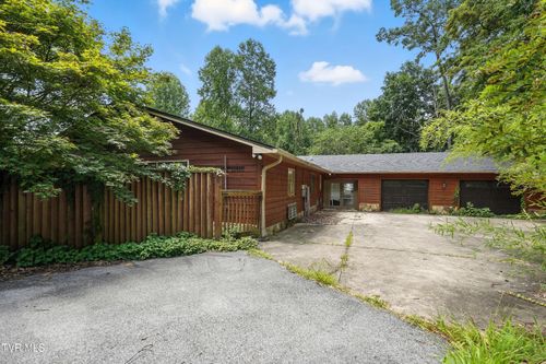366 Bowman Creek Rd, Blountville, TN, 37617-5122 | Card Image