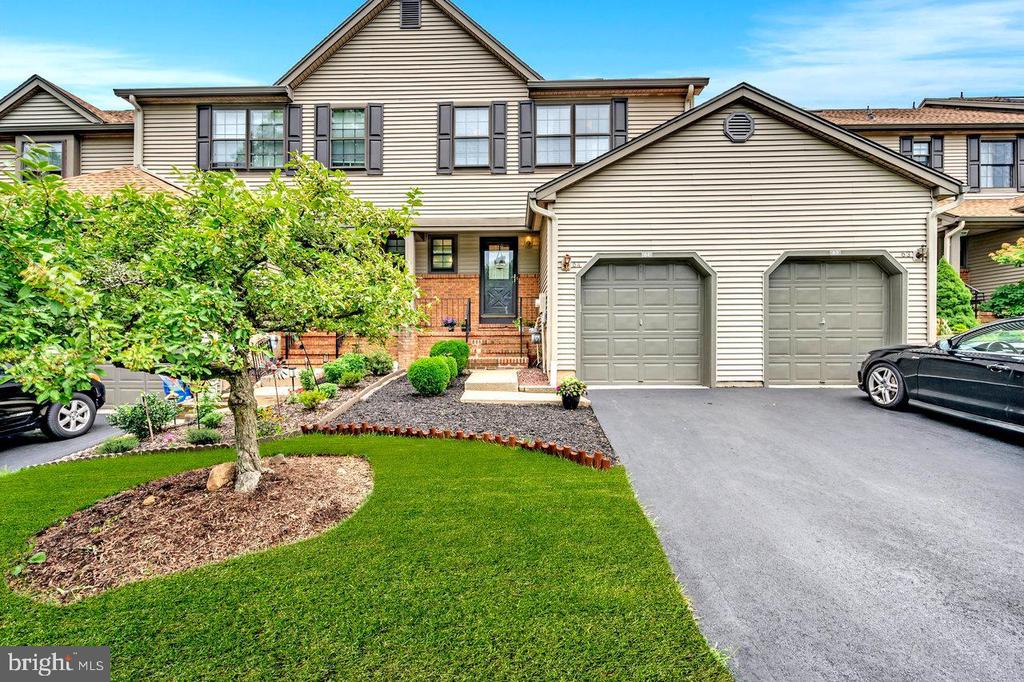 Manor Dr, Princeton, NJ 08540
