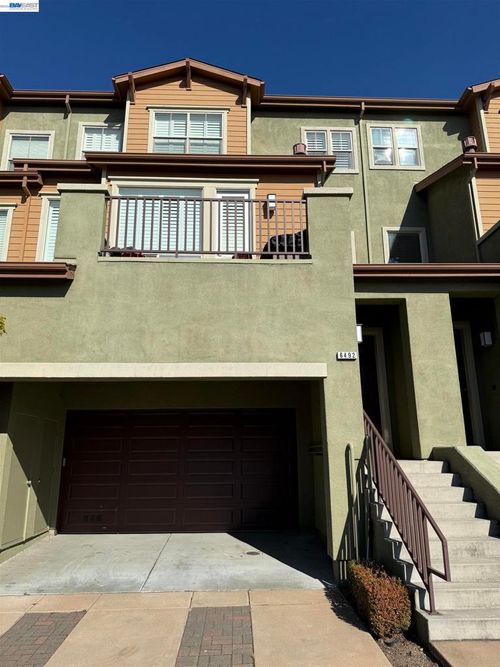 6492 Bayview Dr, Oakland, CA, 94605-3134 | Card Image