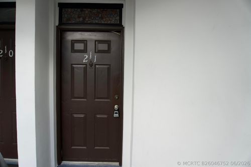 211-213 Lake Pointe Dr, Oakland Park, FL, 33309-3572 | Card Image