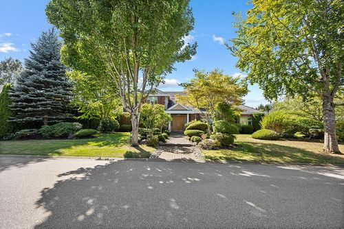 2369 136 St, Surrey, BC, V4A9V2 | Card Image