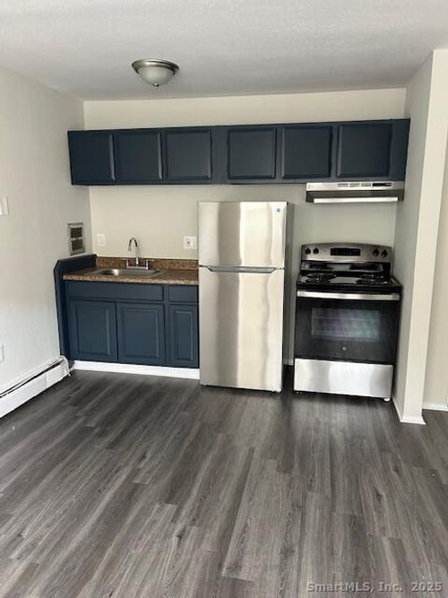 3e-40 Prospect Ave, Norwalk, CT, 06850-3737 | Card Image