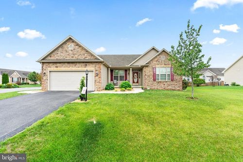 122 Balmoral Ln, MARTINSBURG, WV, 25404-1674 | Card Image