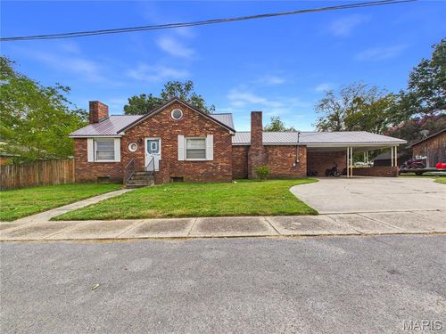 211 W Fannetta St, Dexter, MO, 63841-2011 | Card Image