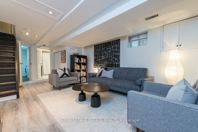 2311 Gerrard St E, House attached with 3 bedrooms, 2 bathrooms and null parking in Toronto ON | Image 21