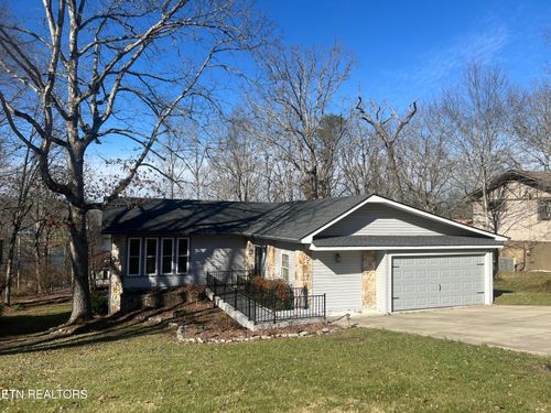 137 Lakeshire Dr, Crossville, TN, 38558-9005 | Card Image