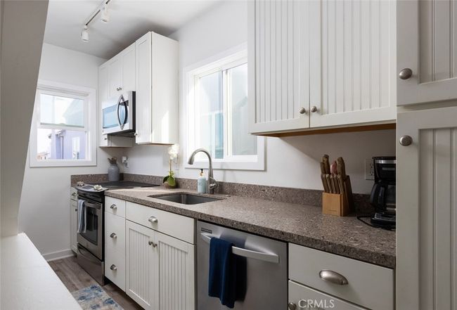 1113 W Balboa Blvd, House other with 6 bedrooms, 4 bathrooms and 2 parking in Newport Beach CA | Image 35