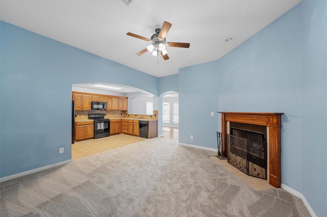 708 Sapphire Blvd, House other with 4 bedrooms, 2 bathrooms and null parking in Hewitt TX | Image 6