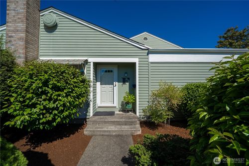 f-8650 Onyx Dr Sw, Lakewood, WA, 98498-4823 | Card Image