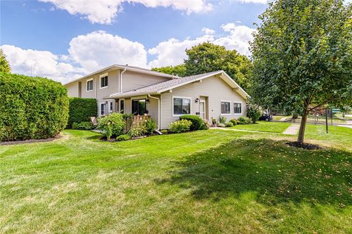 904 Eastbrooke Ln, Rochester, NY, 14618-5202 | Card Image