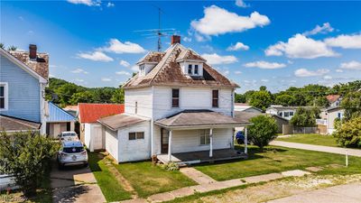 View of front of house with a front lawn | Image 1