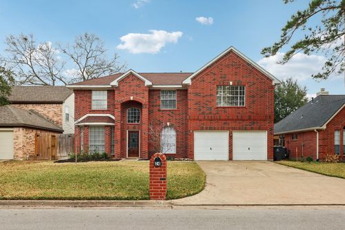 24 Dover Dr, Conroe, TX, 77304-2748 | Card Image