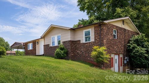 607 Carlos St, Shelby, NC, 28152-8772 | Card Image