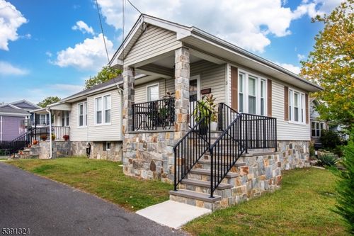 3 Grey Rock Ave, Little Falls, NJ, 07424-1218 | Card Image