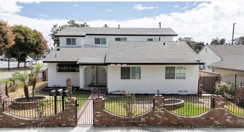 10 W Trafford St, Long Beach, CA, 90805-2145 | Card Image