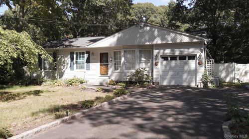 254 Auborn Avenue, Brookhaven, NY, 11967 | Card Image