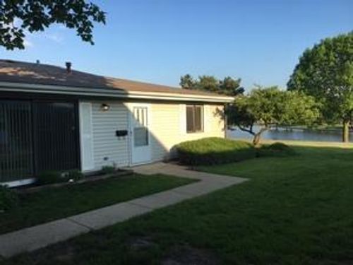 923-923 Shattuck Ln, Schaumburg, IL, 60194-4323 | Card Image