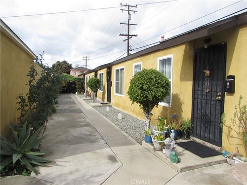 5115 Loma Vista Ave, Maywood, CA, 90270-2168 | Card Image