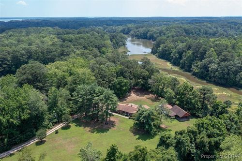 7470 Creeks End Rd, Gloucester, VA, 23061-5005 | Card Image