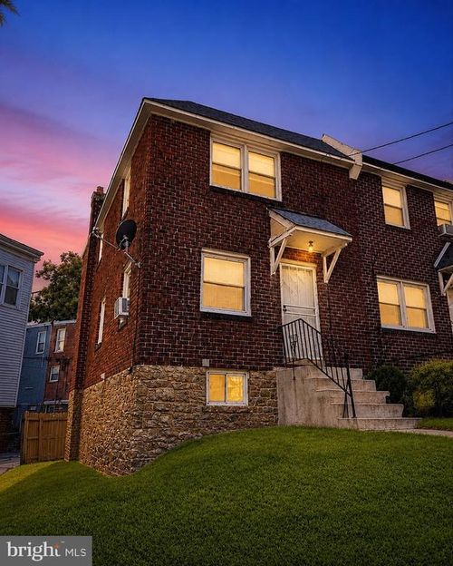 600 Cedar Ave, DARBY, PA, 19023-2313 | Card Image