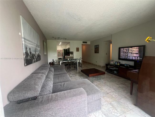 303 - 2350 Ne 135th St, Condo with 2 bedrooms, 2 bathrooms and null parking in North Miami FL | Image 23