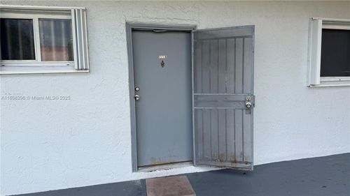 b-11307 Sw 200th St, Miami, FL, 33157-8298 | Card Image
