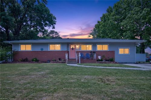453 Caren Dr, Virginia Beach, VA, 23452-3511 | Card Image