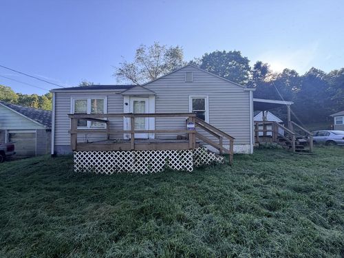 39 Kiefer Way, Weirton, WV, 26062-6125 | Card Image