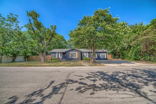 155 Richter Ln, New Braunfels, TX, 78130-2524 | Card Image