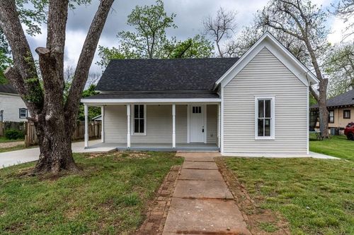 1103 N Queen St, Palestine, TX, 75801-7547 | Card Image