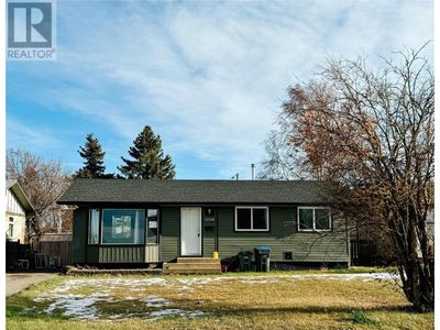 11124 17 St, House other with 3 bedrooms, 2 bathrooms and null parking in Dawson Creek BC | Image 1