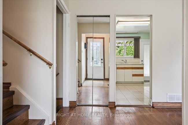 12 Eldon Crt, House other with 3 bedrooms, 2 bathrooms and 4 parking in Brampton ON | Image 4