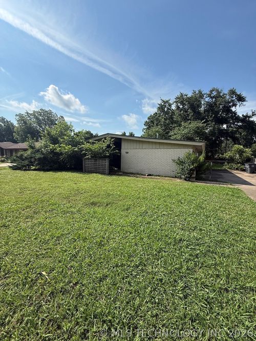 1928 55th Pl, Tulsa, OK, 74105-8827 | Card Image