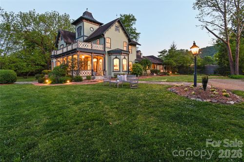 204 Lawson St, Hot Springs, NC, 28743-4504 | Card Image