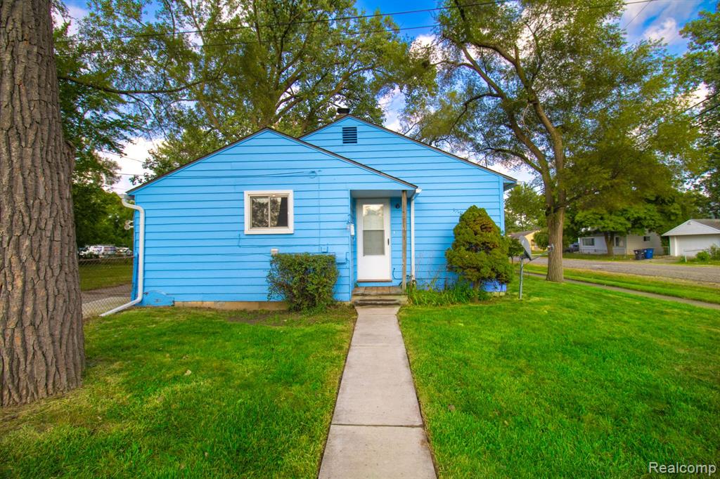 Iron Ct, Westland, MI 48186